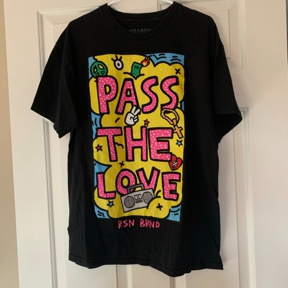 Urban Outfitters REASON Other - Urban Outfitters Keith Harring Men's Large "Pass The Love" Vintage Tshirt